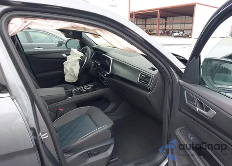 2024 Volkswagen Atlas Cross Sport 2.0T Sel Premium R-Line from USA, damaged, VIN 1V2FE2CA0RC239604